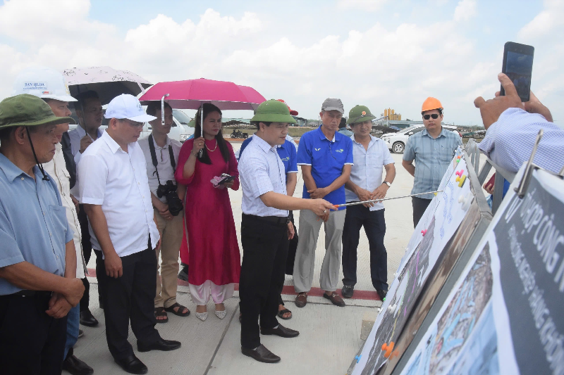 hoi-dong-huong-quang-tri-tai-cac-tinh-thanh-pho-tren-ca-nuoc-tham-1-so-cong-trinh-trong-diem-cua-tinh